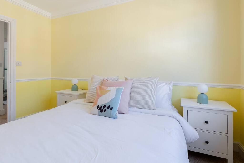 Spacious 3 Bedroom Flat With Terrace Londra Dış mekan fotoğraf
