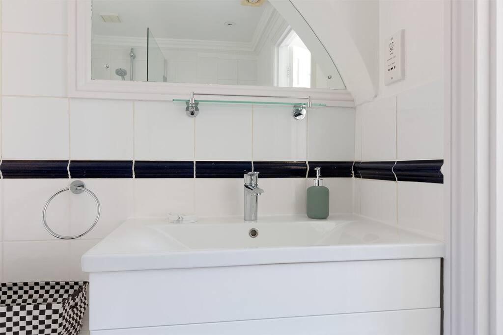 Spacious 3 Bedroom Flat With Terrace Londra Dış mekan fotoğraf